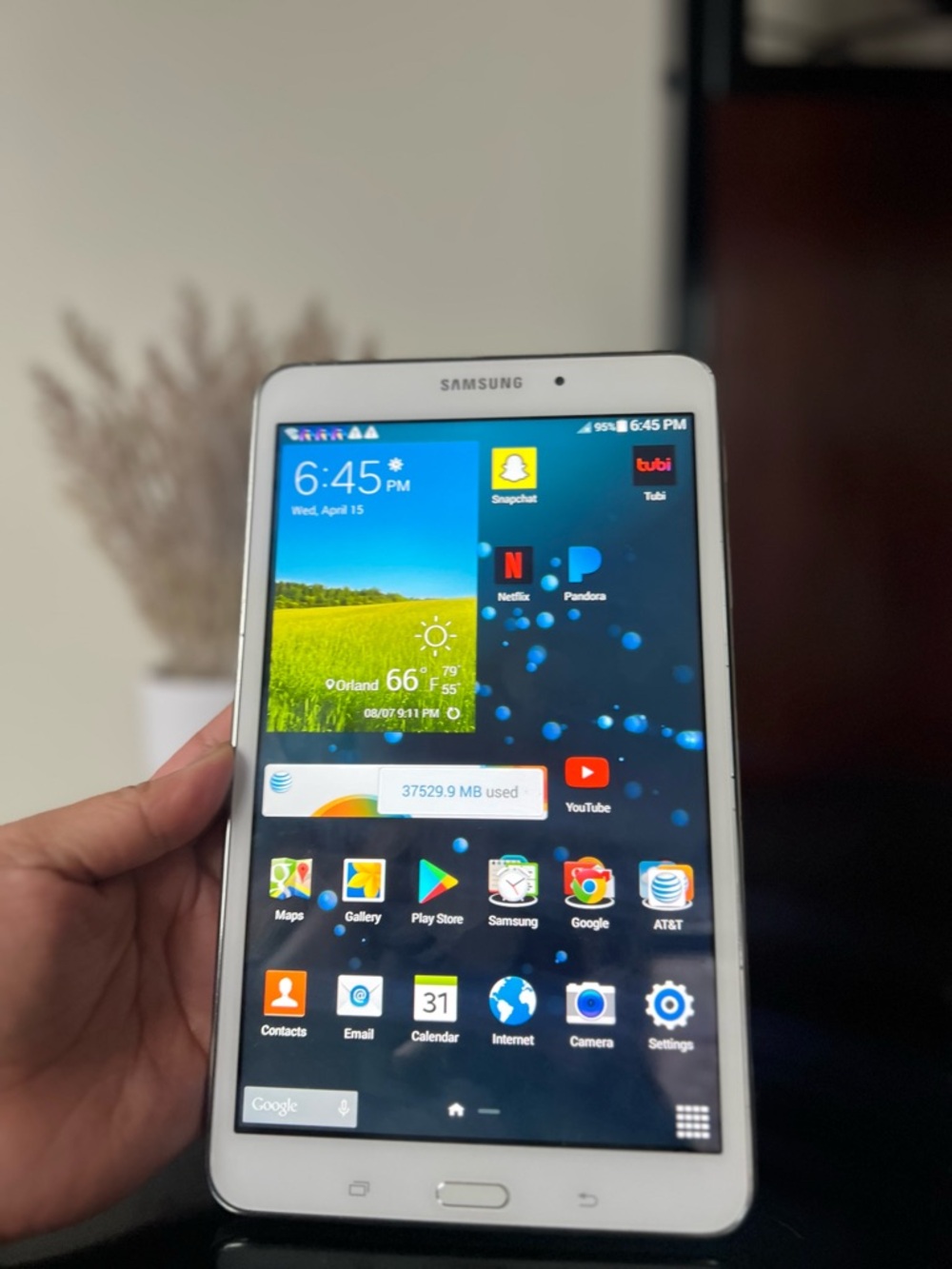 Samsung galaxy tab White Tablet with Touchscreen and Front Camera